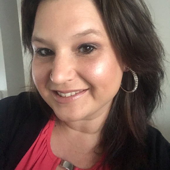 Meet your Posher, Candace - Picture 1 of 1